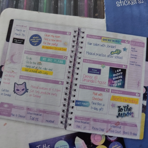 NEW Undated Planner - Picture 2 of 5